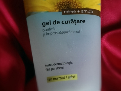 beauty cosmetice review gel de curatare cu miere si arnica gama bioten de la elmiplant